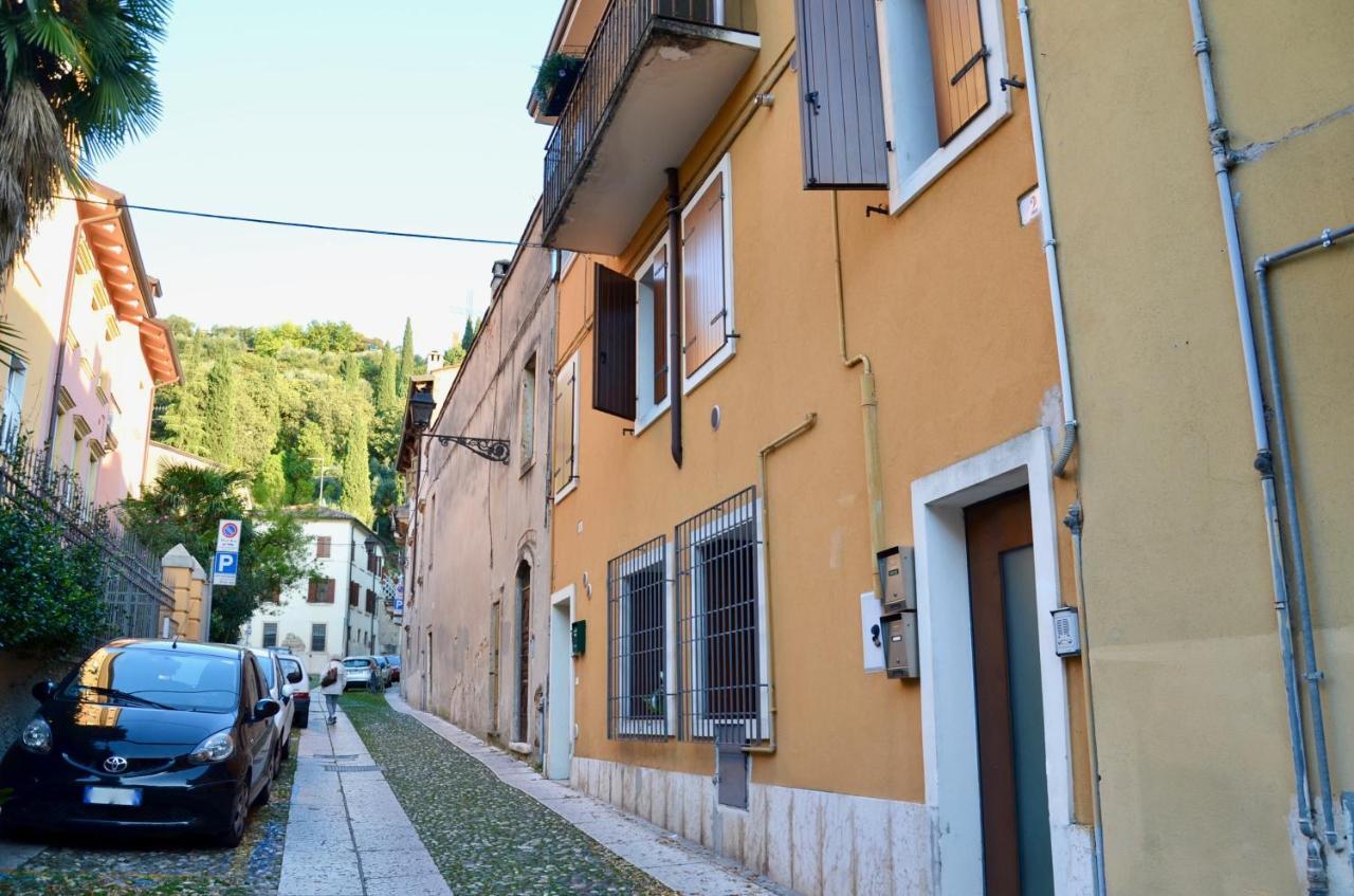Flats4Rent Silvia Apartment Verona Bagian luar foto
