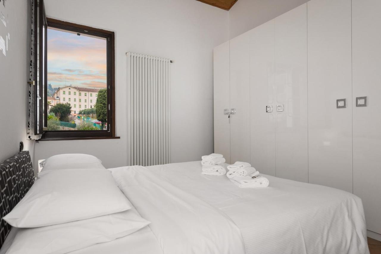 Flats4Rent Silvia Apartment Verona Bagian luar foto