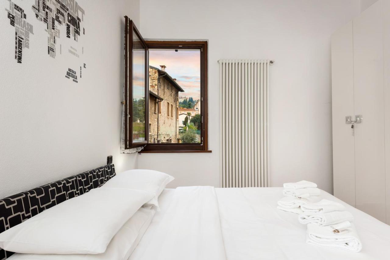 Flats4Rent Silvia Apartment Verona Bagian luar foto